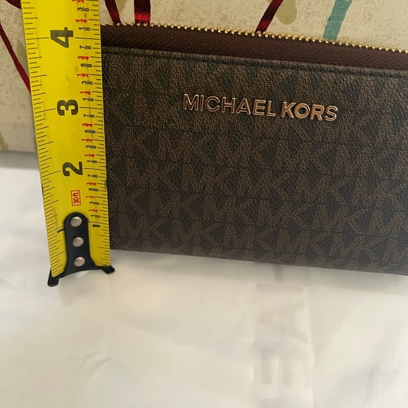 Michael kors wallet - Picture 2 of 5